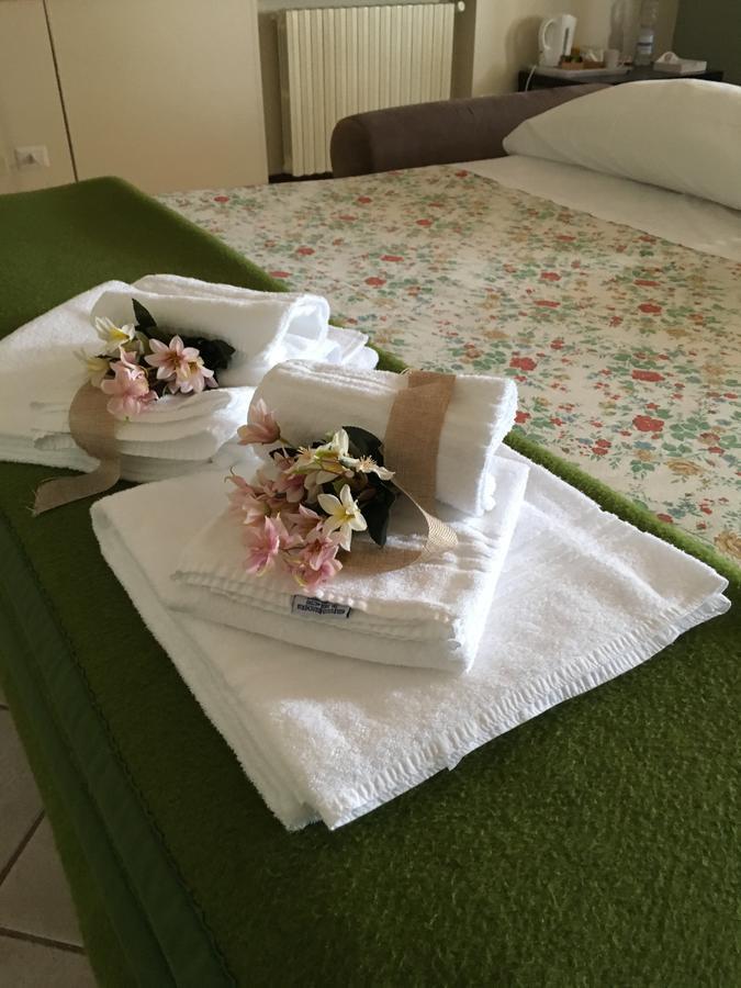 Villa Bruna Country Holiday มาเตรา ภายนอก รูปภาพ